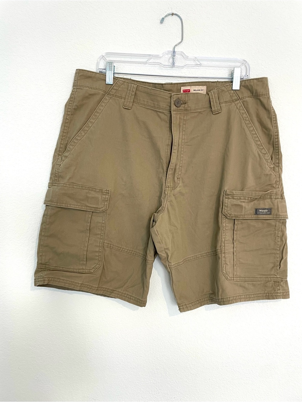 Wrangler Men's Relaxed Fit Tan Cargo Shorts